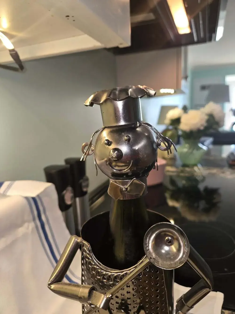 Metal Chef Decorative Wine Bottle Holder with Pan